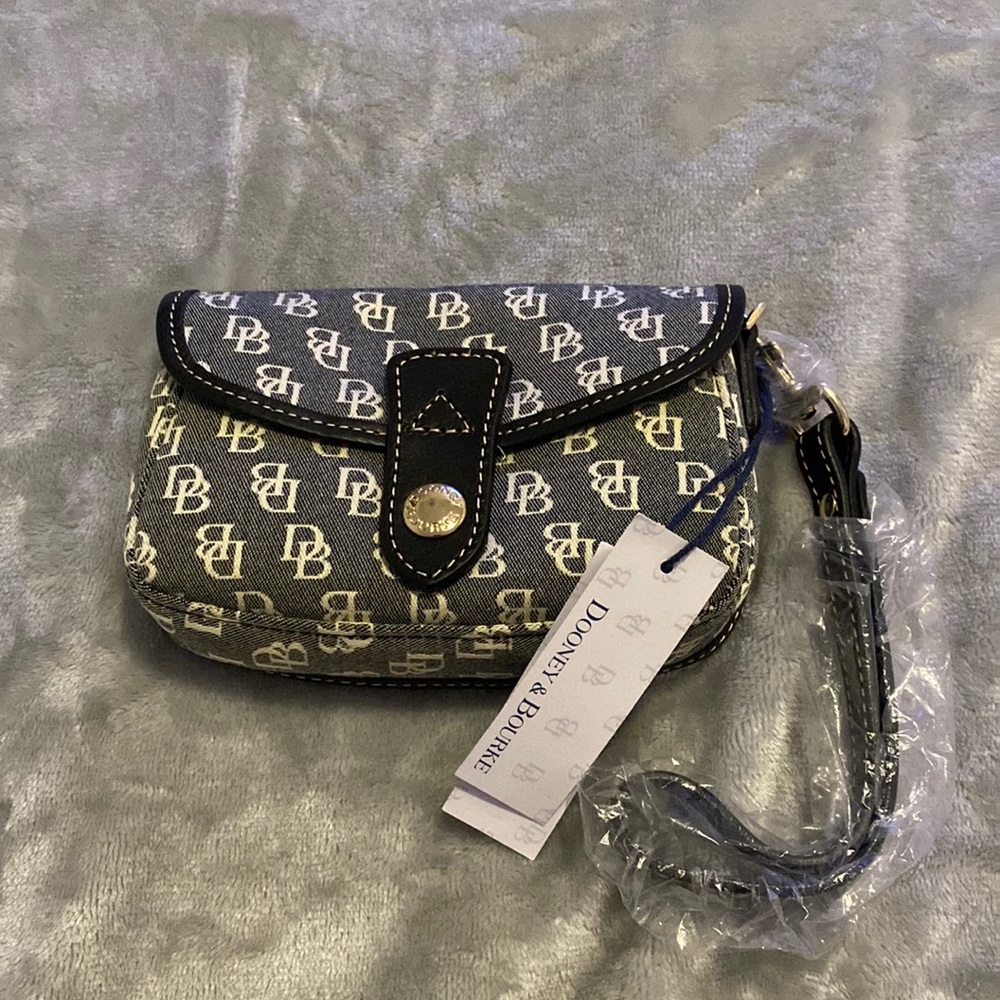 Dooney & Bourke